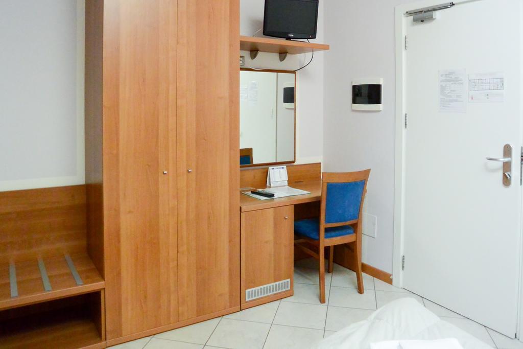 Albergo Meuble Abatjour Mantova Exteriör bild