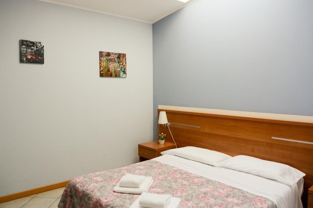 Albergo Meuble Abatjour Mantova Exteriör bild