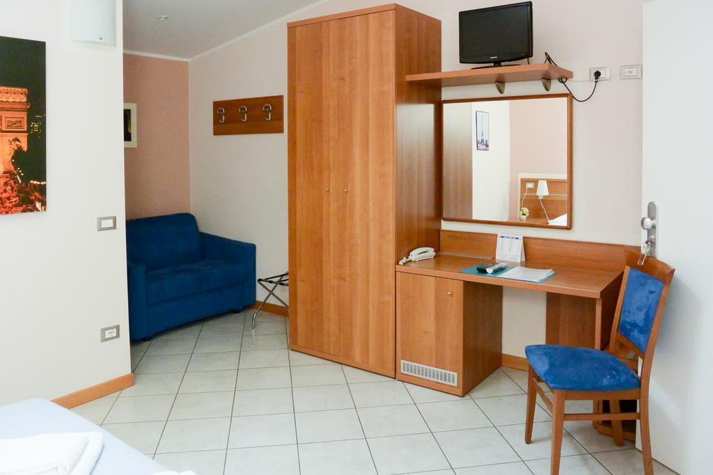 Albergo Meuble Abatjour Mantova Exteriör bild