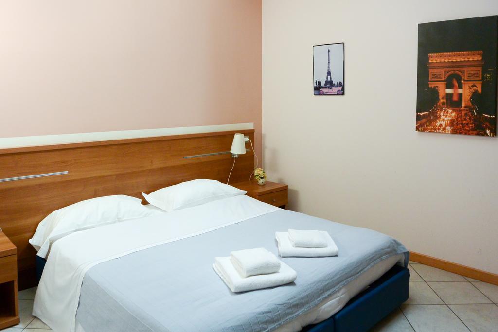 Albergo Meuble Abatjour Mantova Exteriör bild