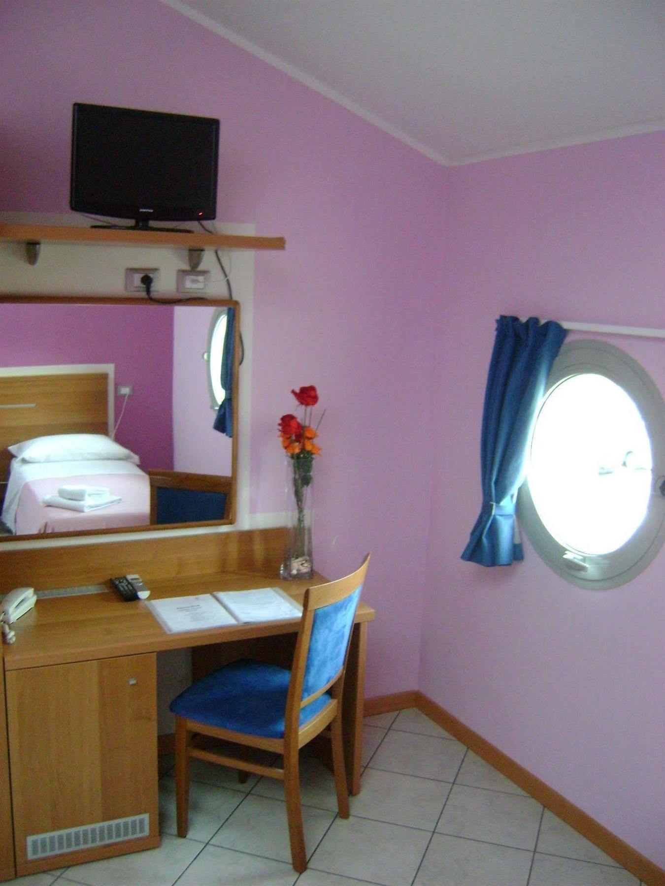 Albergo Meuble Abatjour Mantova Exteriör bild