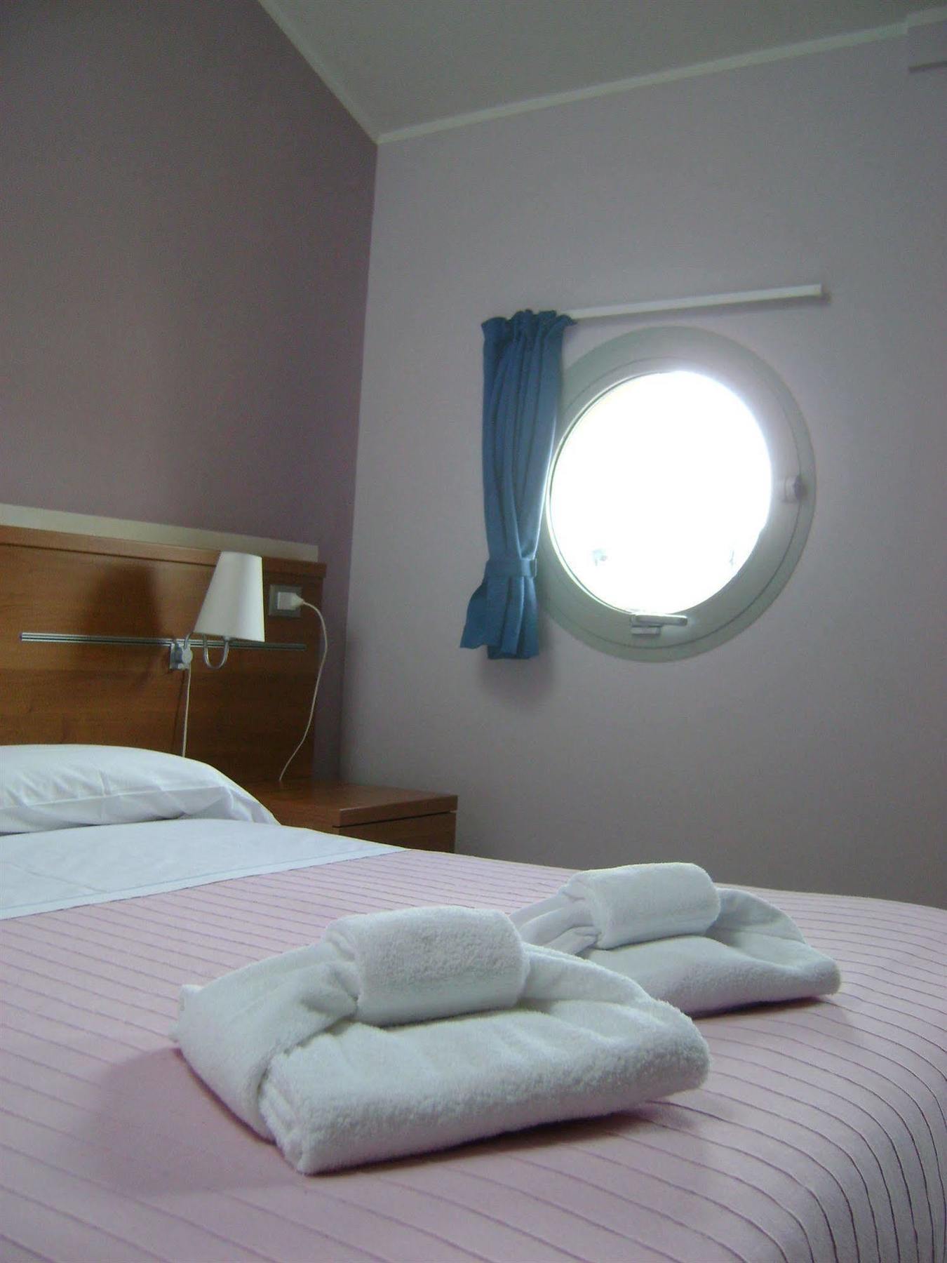 Albergo Meuble Abatjour Mantova Exteriör bild