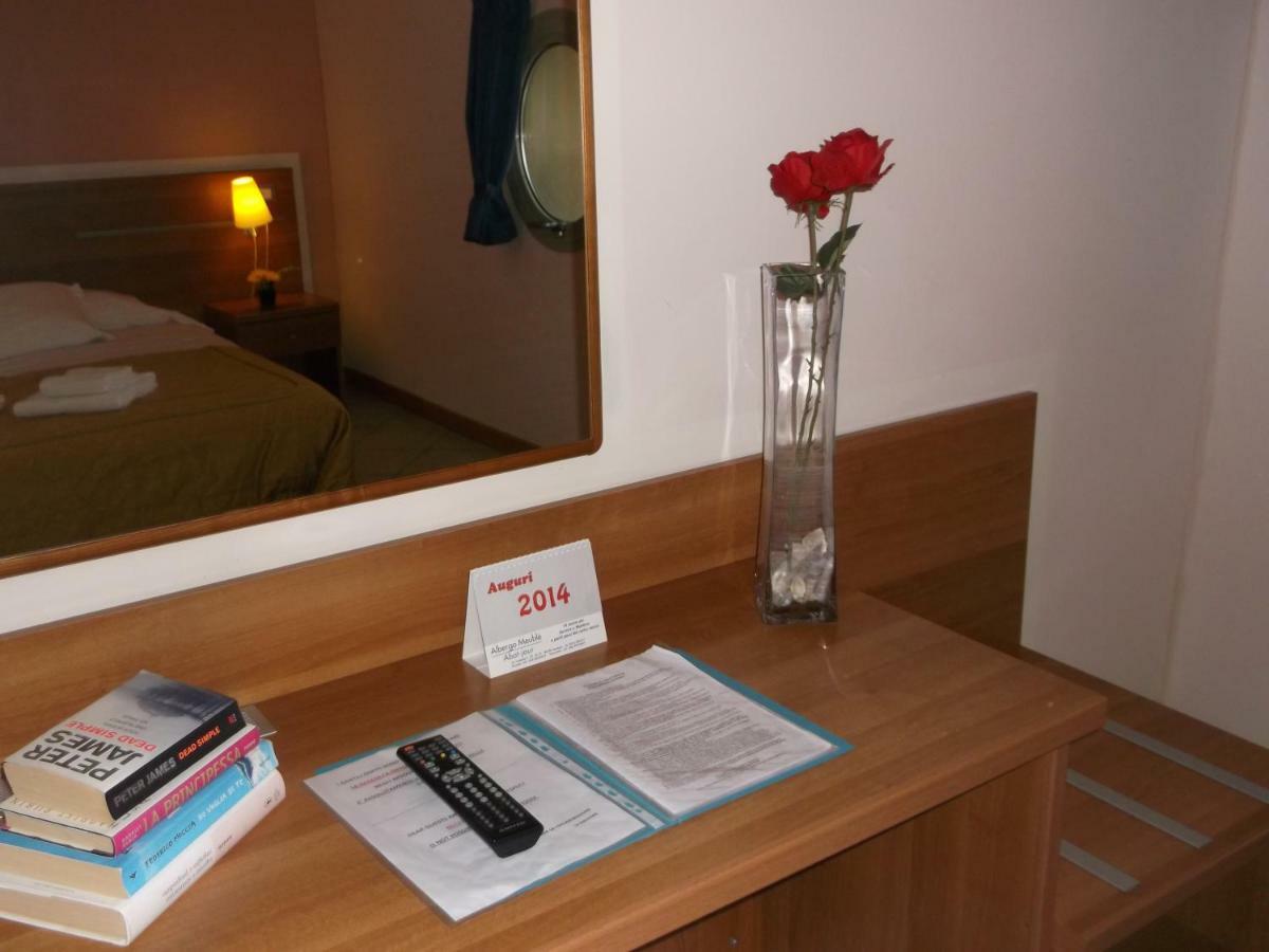 Albergo Meuble Abatjour Mantova Rum bild